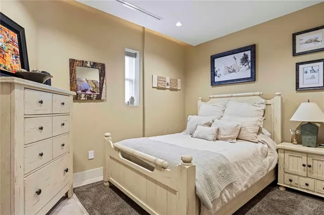 $849,500 | 229 Ward Parkway, Unit 1001B, Kansas City, MO 64112