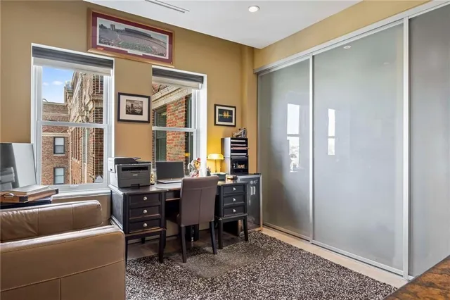 $849,500 | 229 Ward Parkway, Unit 1001B, Kansas City, MO 64112