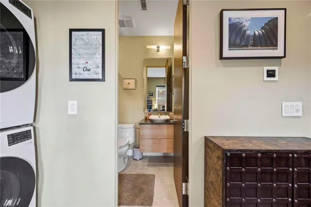 $849,500 | 229 Ward Parkway, Unit 1001B, Kansas City, MO 64112