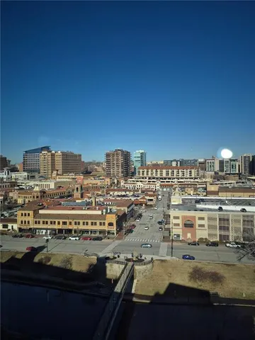 $849,500 | 229 Ward Parkway, Unit 1001B, Kansas City, MO 64112