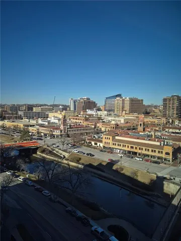 $849,500 | 229 Ward Parkway, Unit 1001B, Kansas City, MO 64112