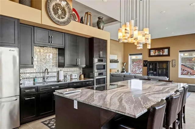 $849,500 | 229 Ward Parkway, Unit 1001B, Kansas City, MO 64112