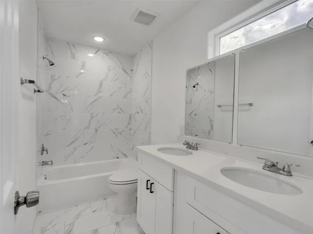 $2,200 | 6742 Madrid Street, Unit A, Houston, TX 77021