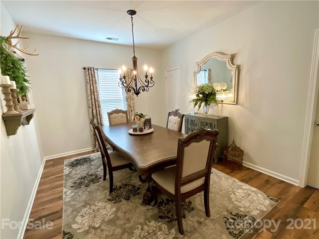 183 Old Carriage Road Clover, SC 29710 - Photo 5 of 35 Gallery Image 5