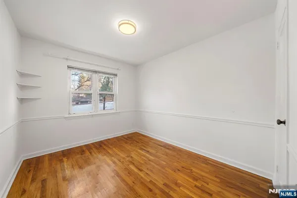 $2,400 | 184 Hillside Avenue, Unit I1, Leonia, NJ 07605