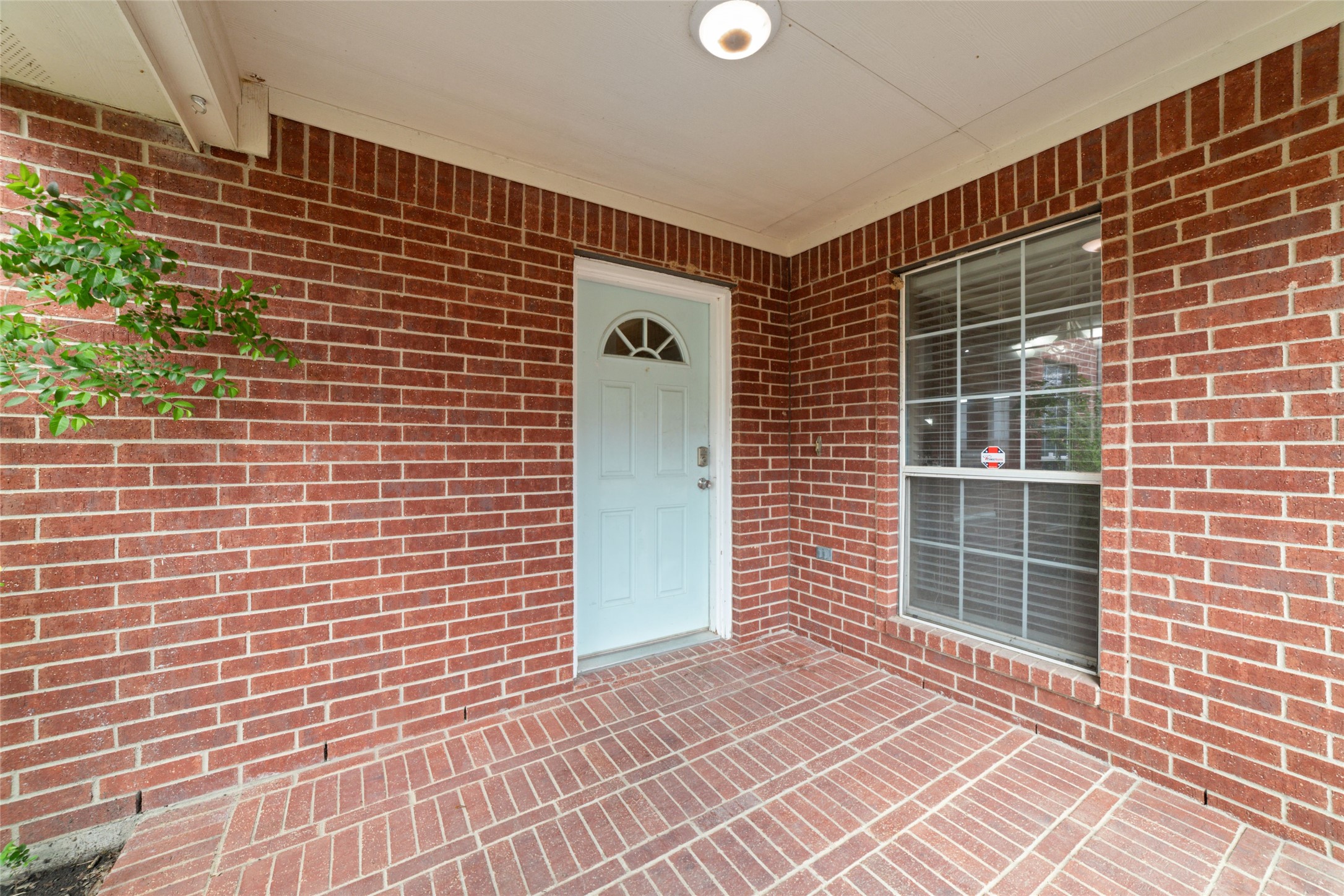 22911 Sebastian Drive Porter, TX 77365 - Photo 3 of 23 a view of a brick wall
