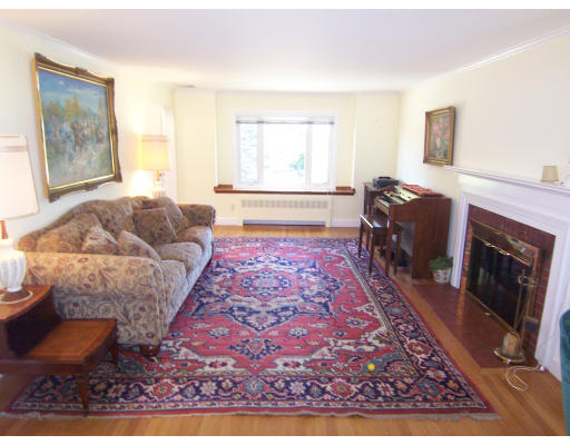 119 Ridgewood Road Milton, MA 02186 - Photo 4 of 19