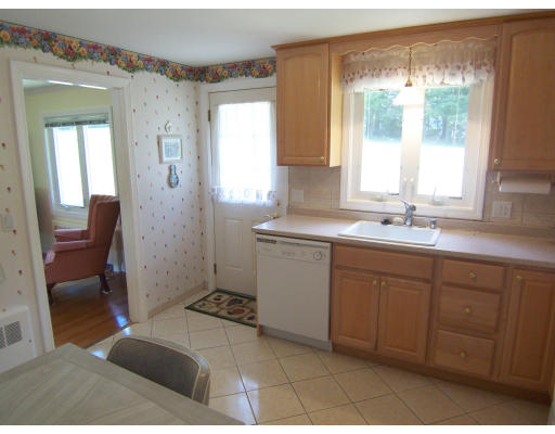 119 Ridgewood Road Milton, MA 02186 - Photo 6 of 19
