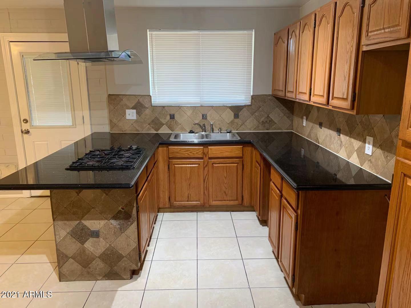 5050 West Osborn Road Phoenix, AZ 85031 - Photo 10 of 28 Kitchen 3