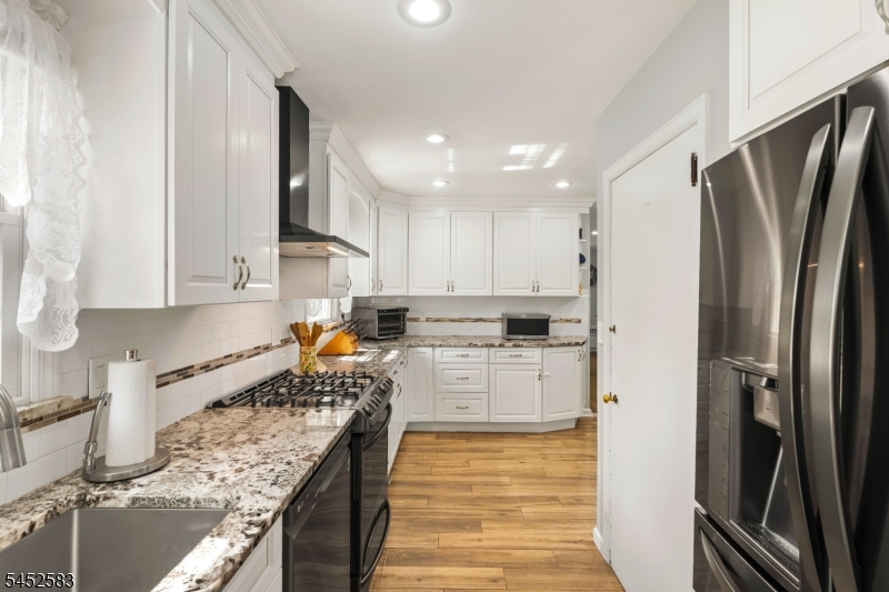 1019 Brown Road Bridgewater, NJ 08807 - Photo 5 of 30 Gallery Image 5