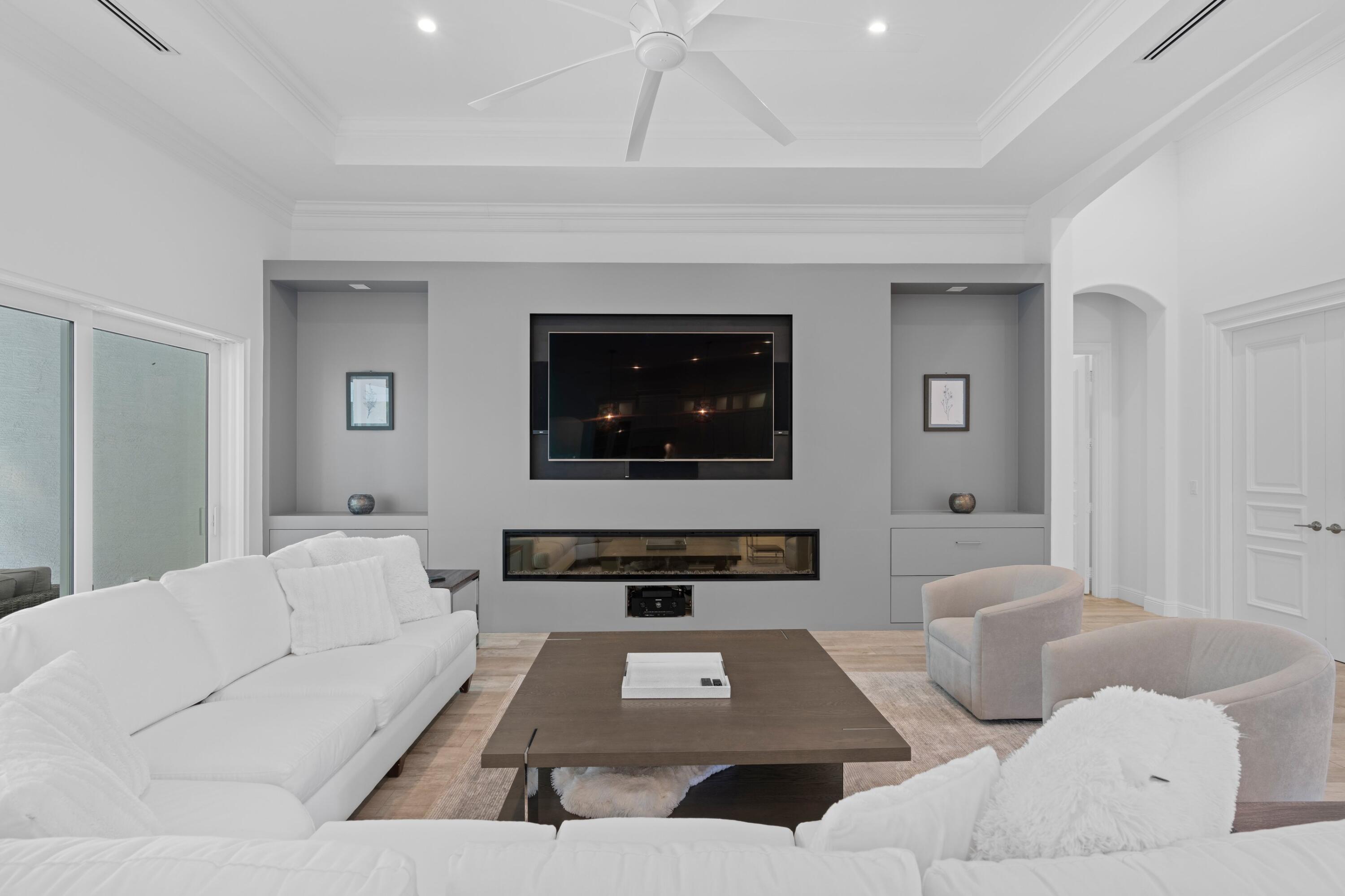 5502 Hibiscus Road Jupiter, FL 33458 - Photo 3 of 15 Living Room