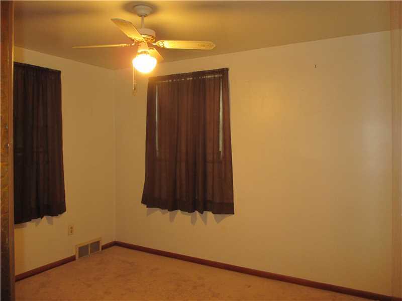 574 River Ridge Road Liberty, PA 15133 - Photo 15 of 25 Bedroom.
