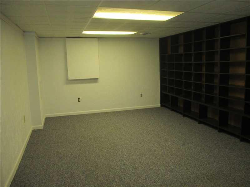 574 River Ridge Road Liberty, PA 15133 - Photo 20 of 25 Family Room.