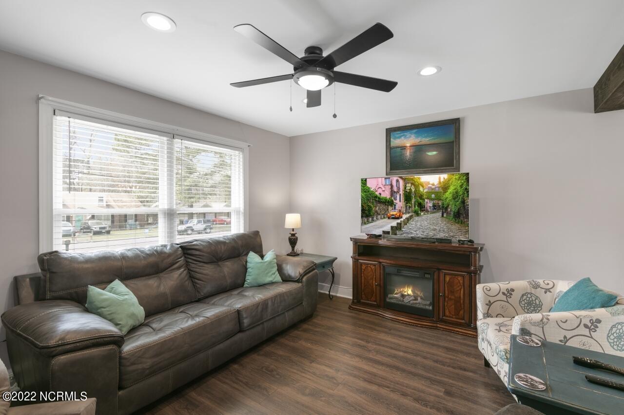 2614 Ridge Road Northwest Wilson, NC 27896 - Photo 7 of 37 Great Room 3