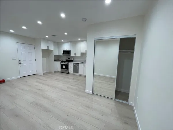 $2,000 | 1206 East Harvard Street, Unit E, Glendale, CA 91205