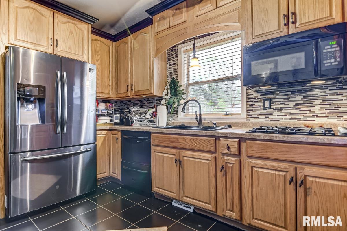 1028 South College Street Springfield, IL 62704 - Photo 16 of 35 Gallery Image 16