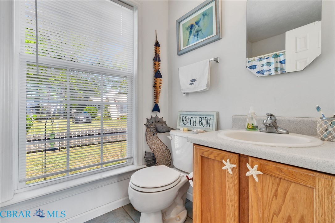 13 Leming Avenue Reedville, VA 22539 - Photo 17 of 50 Primary bedroom bathroom