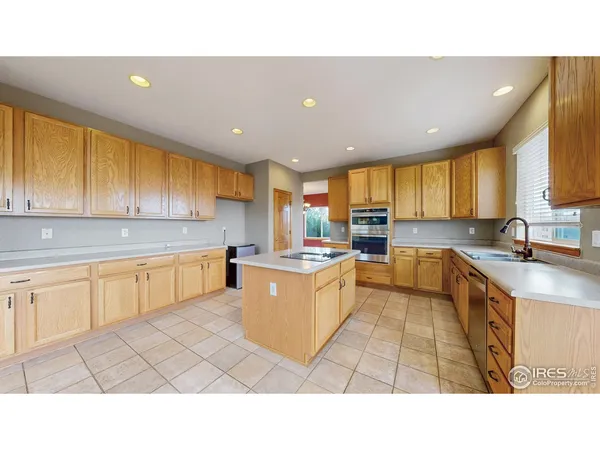 $895,000 | 5904 South Ukraine Street, Aurora, CO 80015