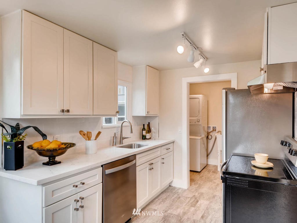 3520 Southwest Ida Street Seattle, WA 98126 - Photo 7 of 18 Gallery Image 7