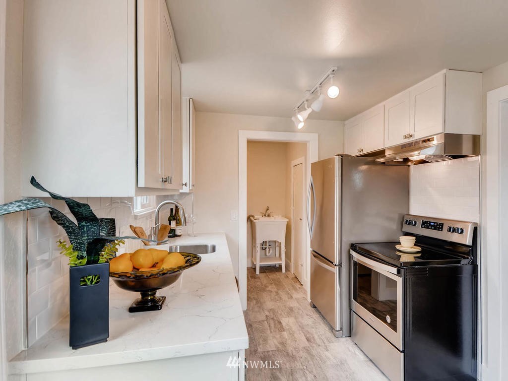 3520 Southwest Ida Street Seattle, WA 98126 - Photo 8 of 18 Gallery Image 8