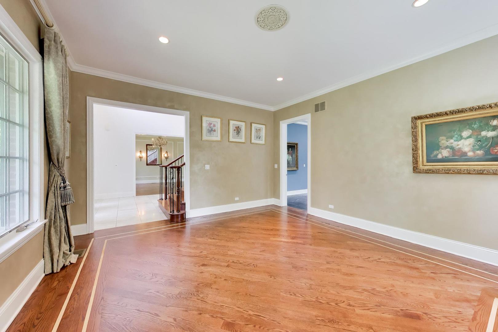73 Locust Road Winnetka, IL 60093 - Photo 8 of 44