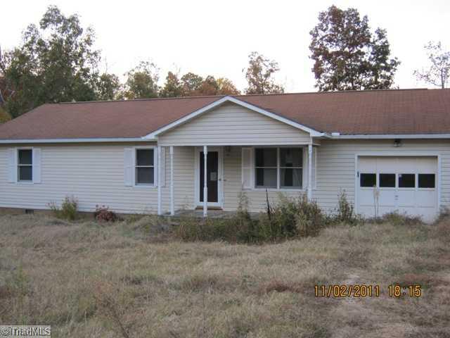 672 Riverwood Road Lexington, NC 27292 - Photo 1 of 7 Exterior Front.