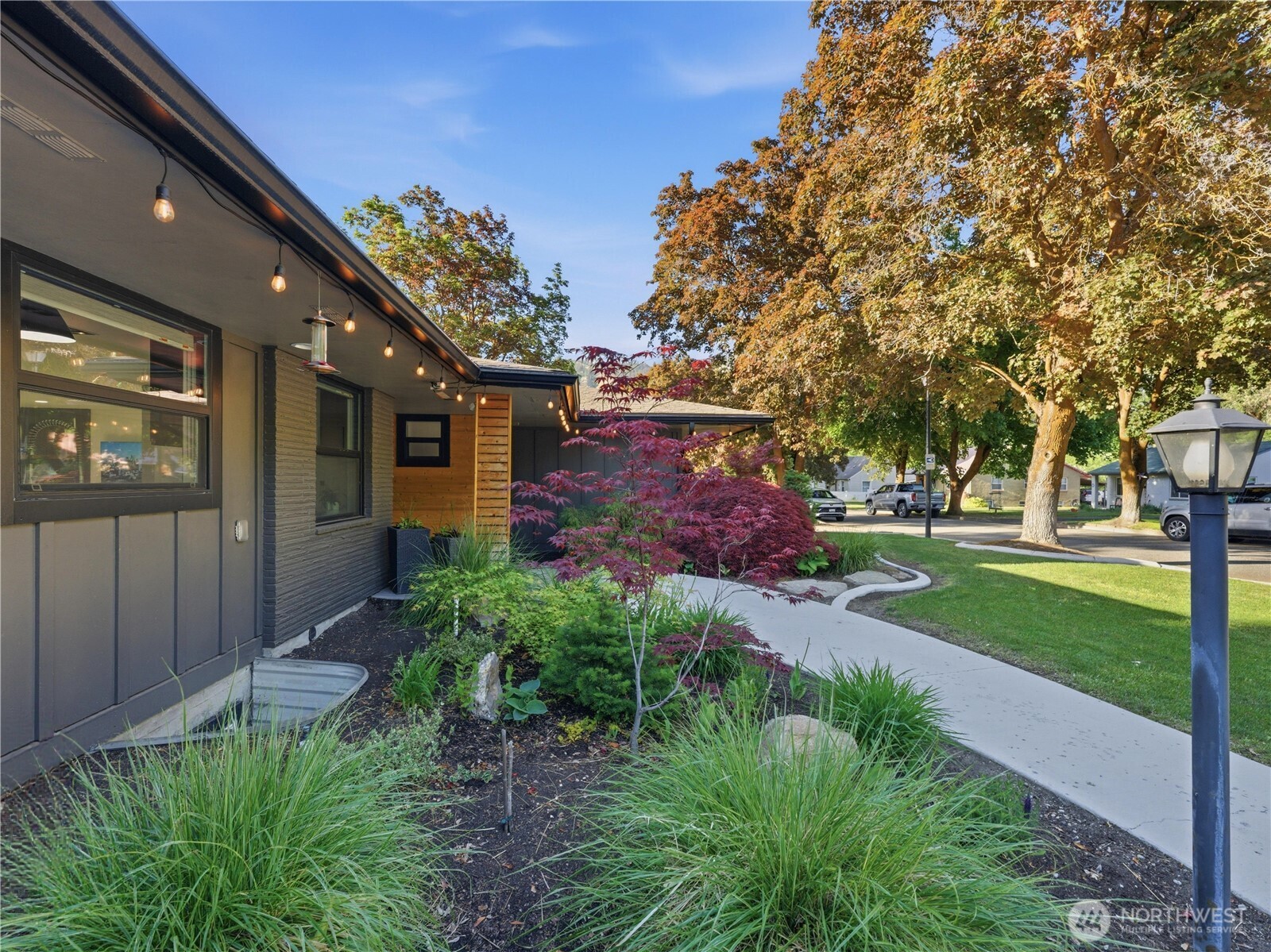 216 Paton Street Cashmere, WA 98815 - Photo 3 of 40