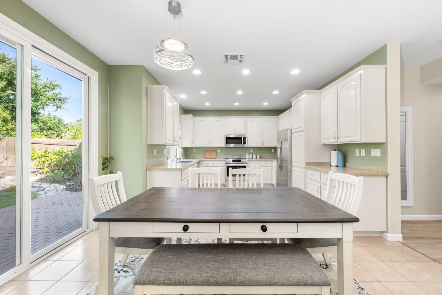 3509 Riojo Way Rancho Cordova, CA 95670 - Photo 13 of 41