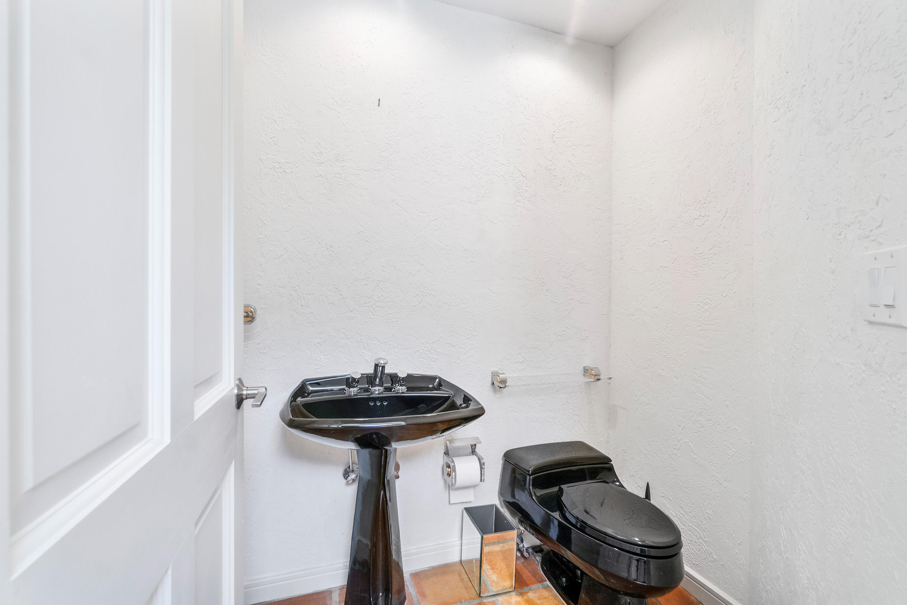 17046 Royal Cove Way Boca Raton, FL 33496 - Photo 20 of 55 Half Bathroom