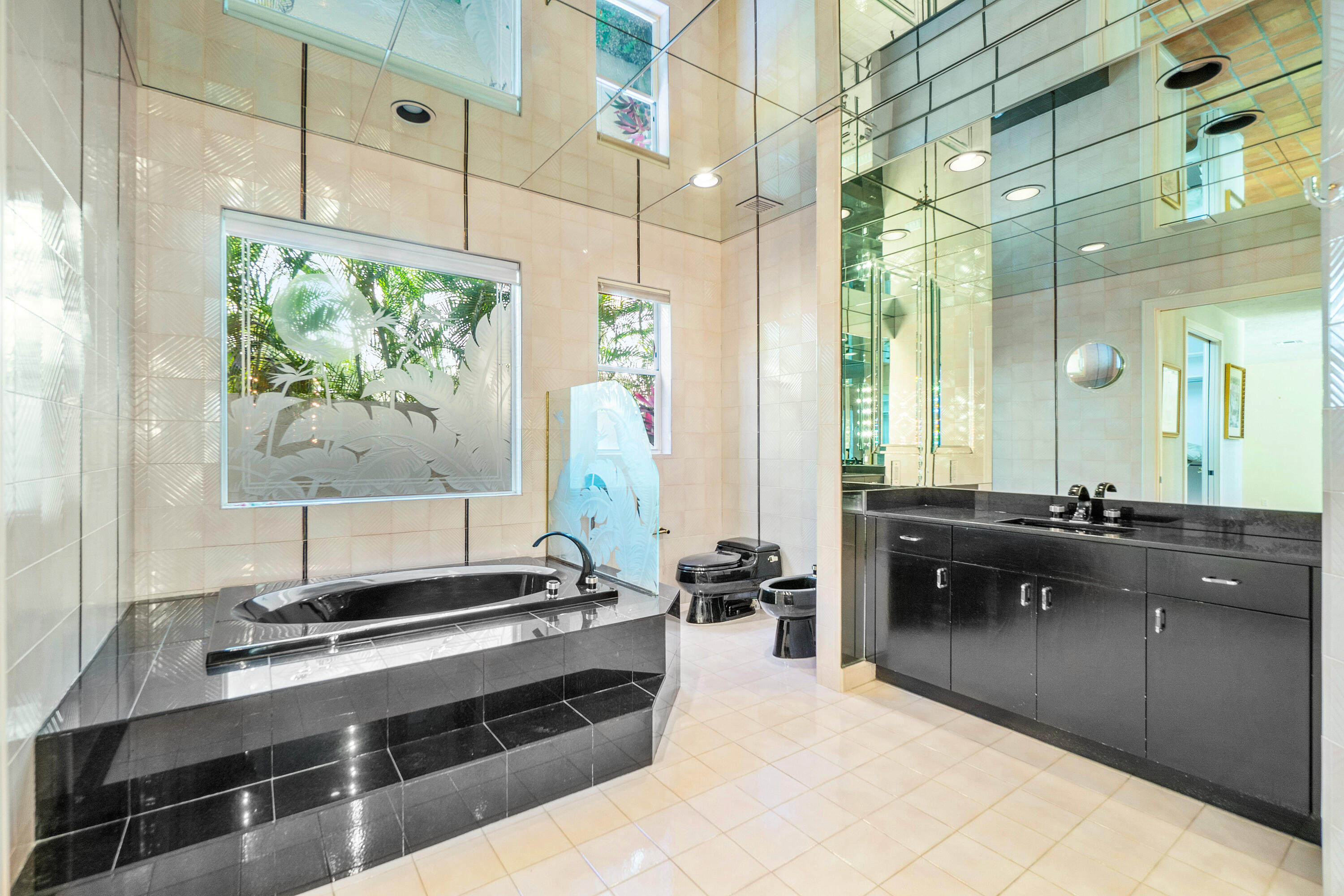 17046 Royal Cove Way Boca Raton, FL 33496 - Photo 26 of 55 Primary Bathroom - Main Floor