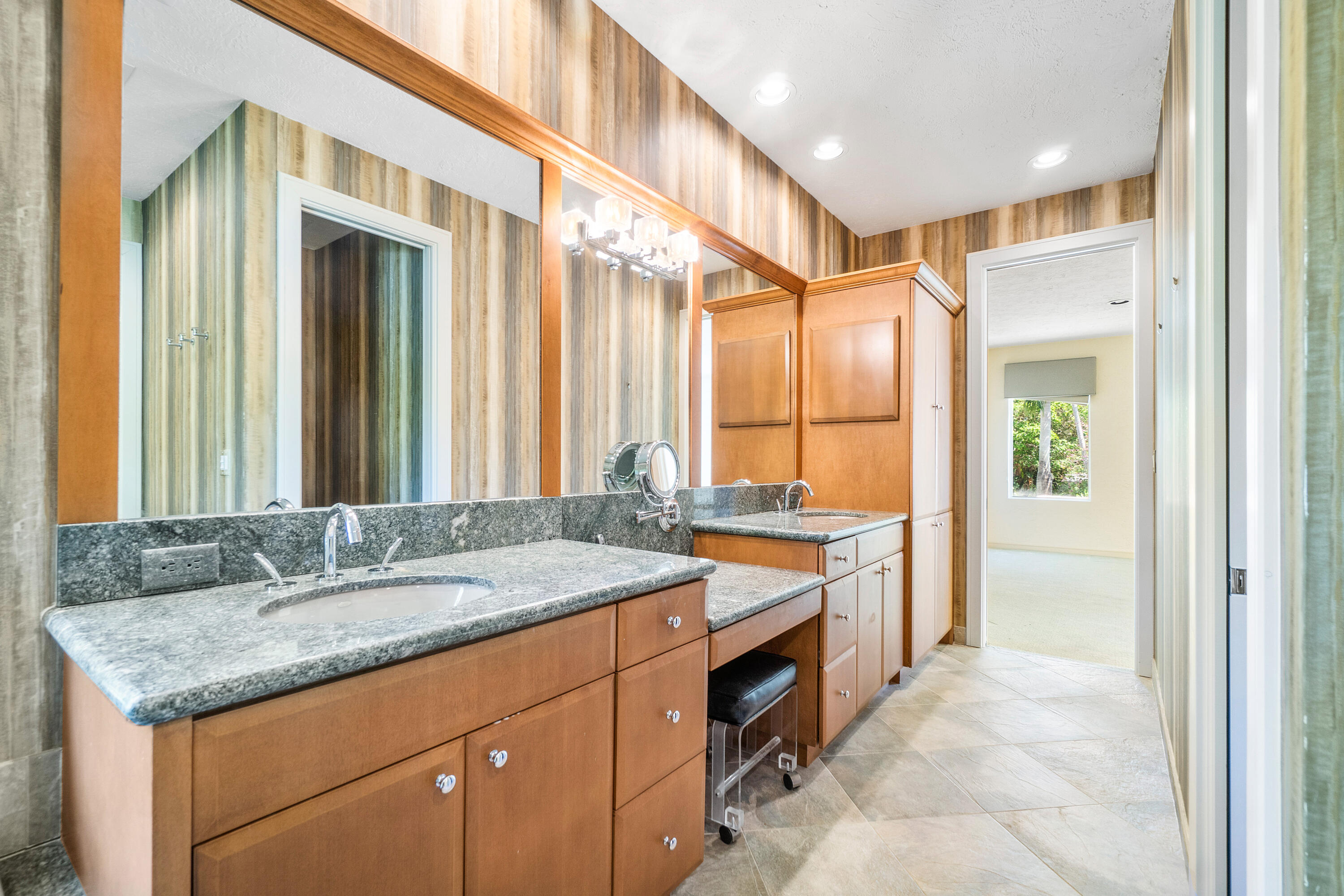 17046 Royal Cove Way Boca Raton, FL 33496 - Photo 30 of 55 Primary Bathroom 2 - upstairs
