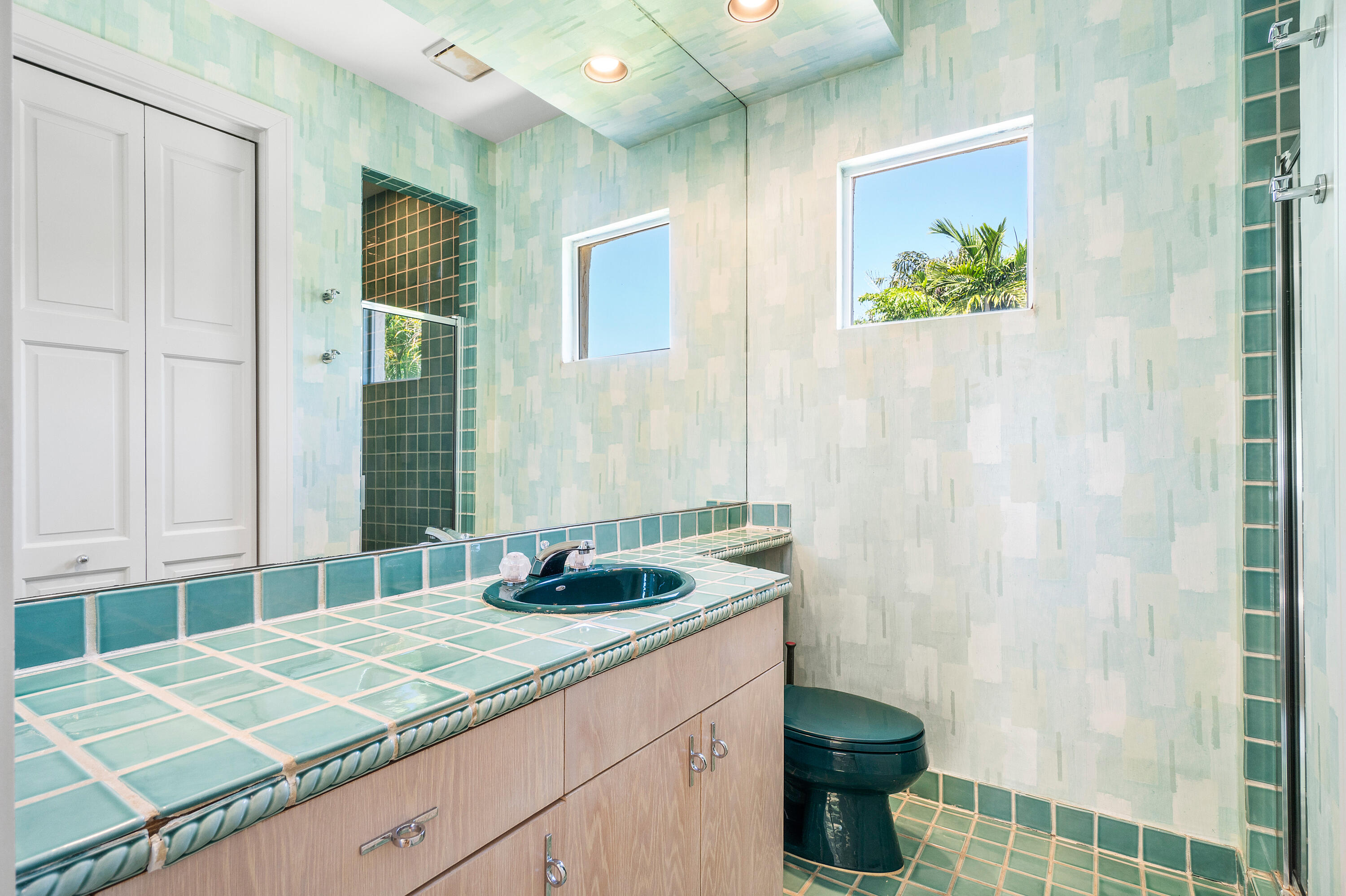 17046 Royal Cove Way Boca Raton, FL 33496 - Photo 37 of 55 Bathroom 4