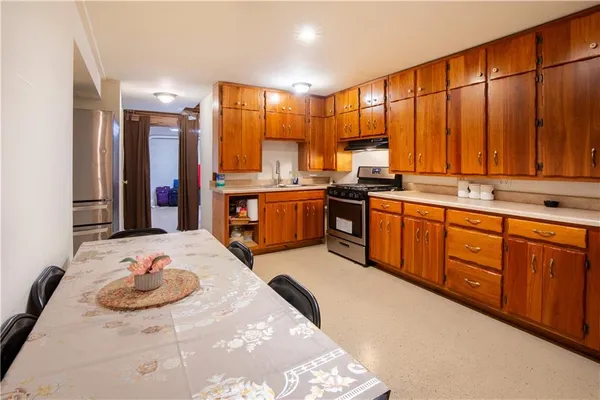 $289,900 | 504 North Buhl Farm Drive, Hermitage, PA 16148