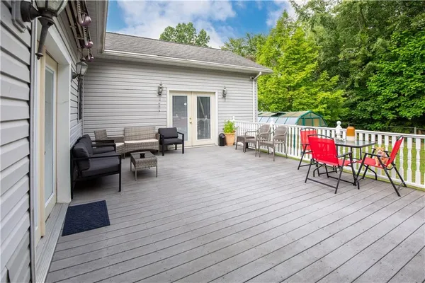 $289,900 | 504 North Buhl Farm Drive, Hermitage, PA 16148