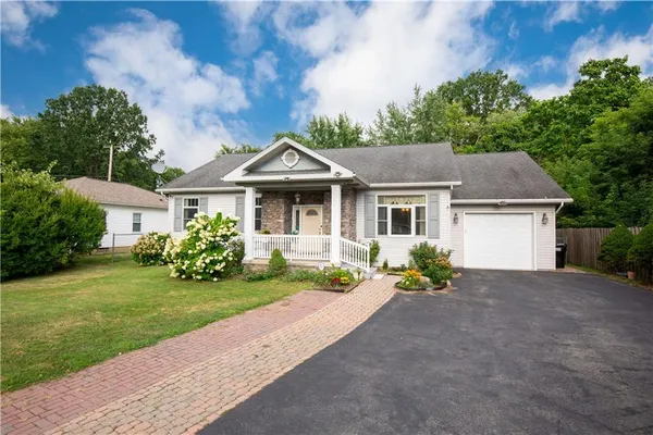 $289,900 | 504 North Buhl Farm Drive, Hermitage, PA 16148