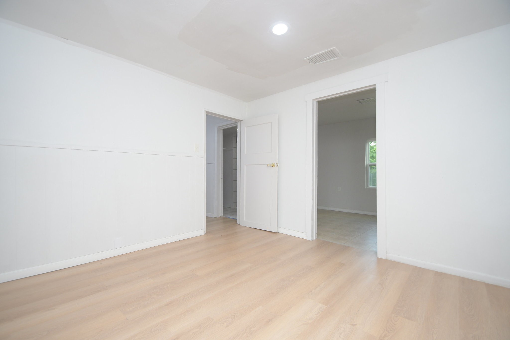 283 Turner Drive Houston, TX 77076 - Photo 6 of 19 Entry