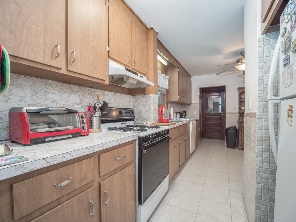 13-15 Rawson Road Arlington, MA 02474 - Photo 31 of 42