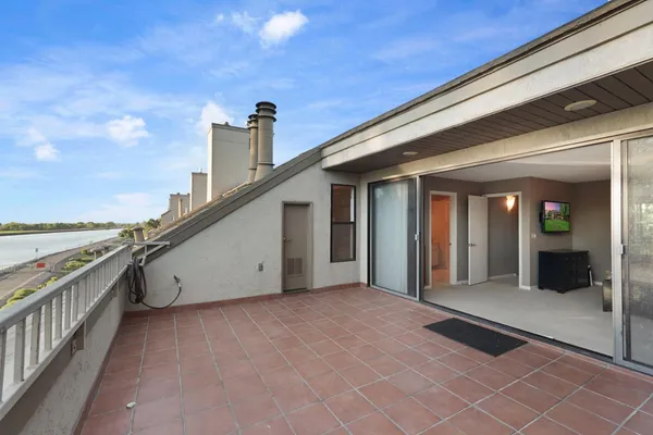 $475,000 | 6669 Embarcadero Drive, Unit 16, Stockton, CA 95219