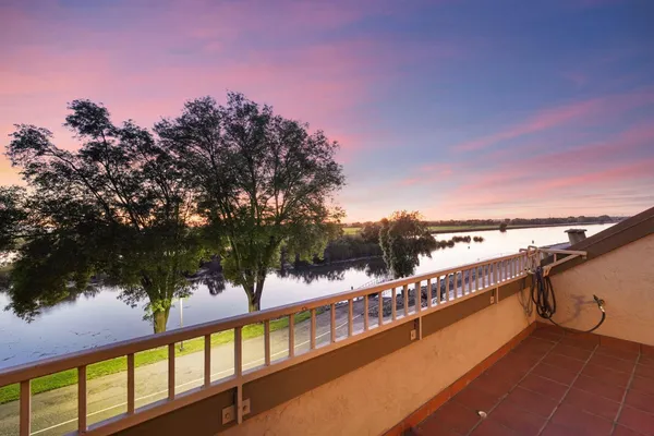 $475,000 | 6669 Embarcadero Drive, Unit 16, Stockton, CA 95219