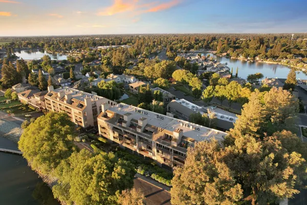 $475,000 | 6669 Embarcadero Drive, Unit 16, Stockton, CA 95219