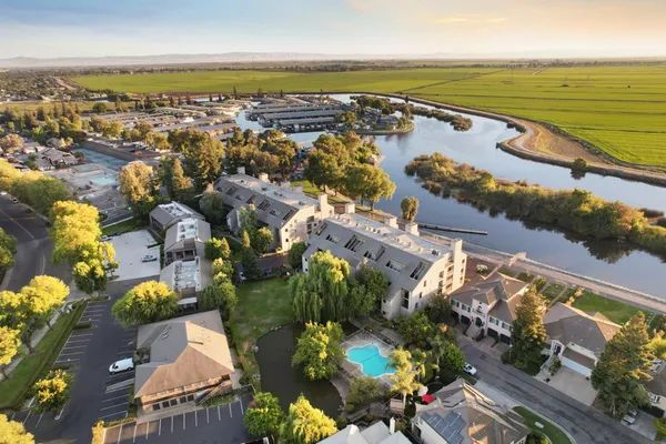 $475,000 | 6669 Embarcadero Drive, Unit 16, Stockton, CA 95219