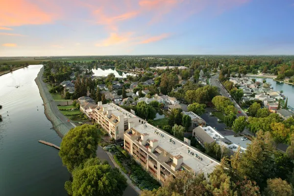 $475,000 | 6669 Embarcadero Drive, Unit 16, Stockton, CA 95219
