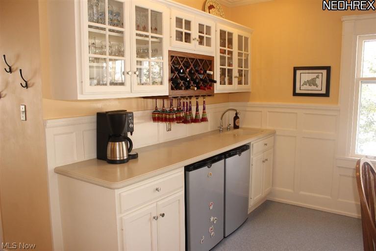 1691 Sheridan Road Cleveland, OH 44121 - Photo 8 of 25