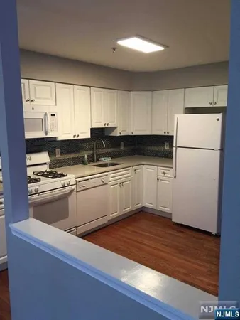 $2,850 | 1-3-1 Orchard Park, Allendale, NJ 07401