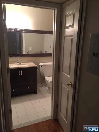 $2,850 | 1-3-1 Orchard Park, Allendale, NJ 07401