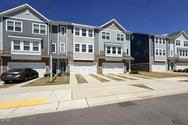 $1,995 | 6935 Point Bar Place, Raleigh, NC 27616