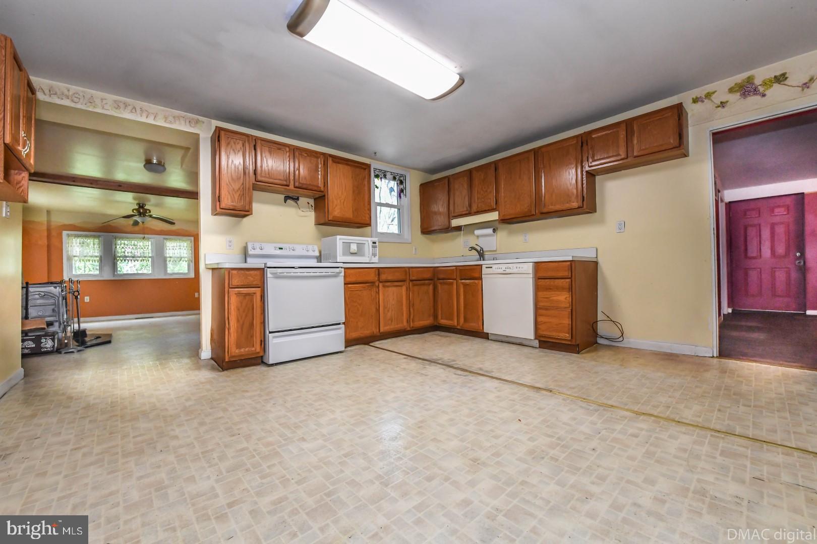 1630 Thurston Road Dickerson, MD 20842 - Photo 10 of 28