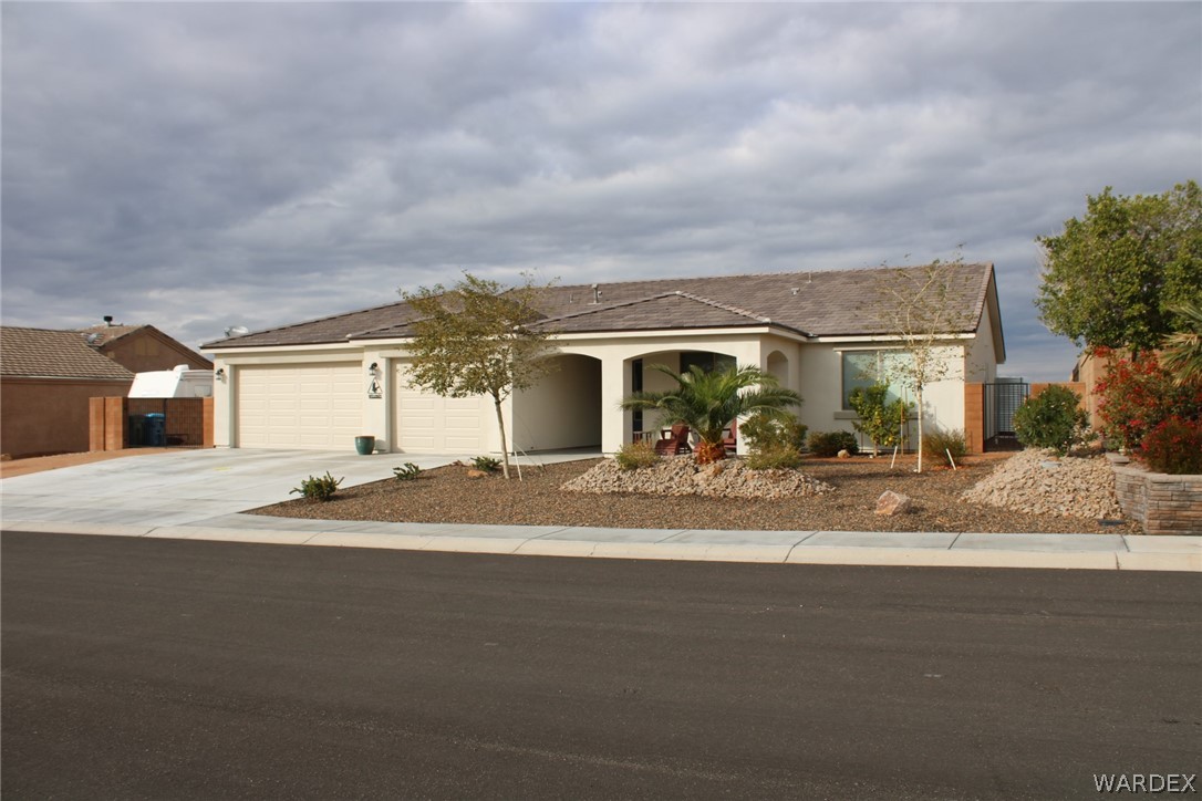2395 Corwin Road Bullhead City, AZ 86442 - Photo 3 of 50