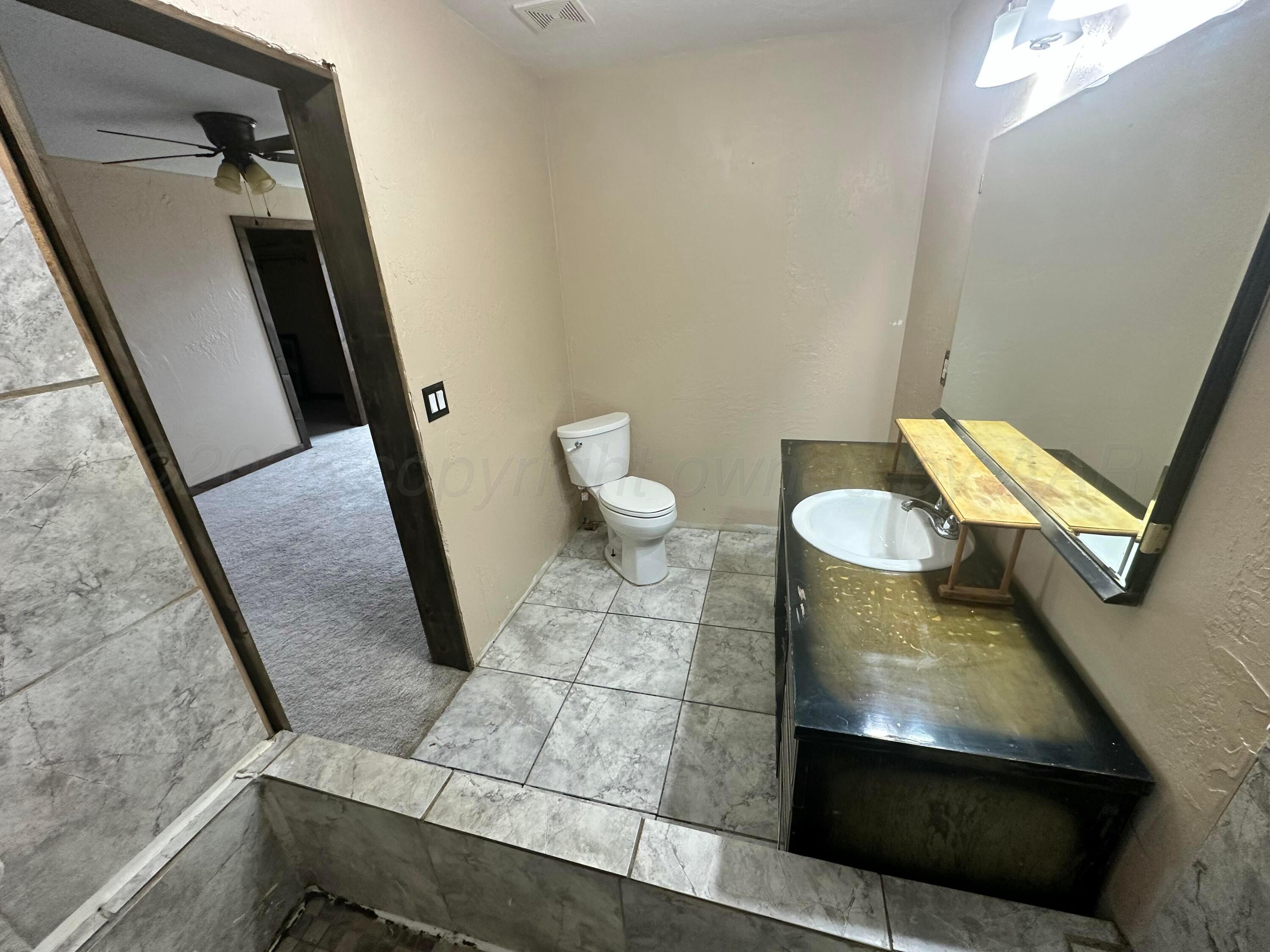 709 Flora Avenue Panhandle, TX 79068 - Photo 13 of 19 a view of living room