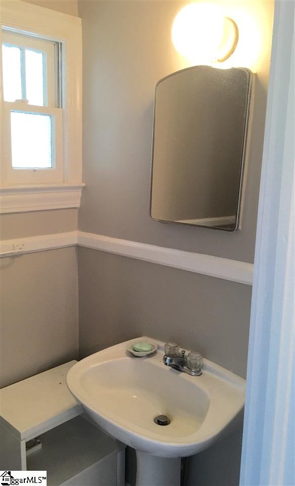 6 Ridgewood Drive Greenville, SC 29615 - Photo 8 of 10 Gallery Image 8